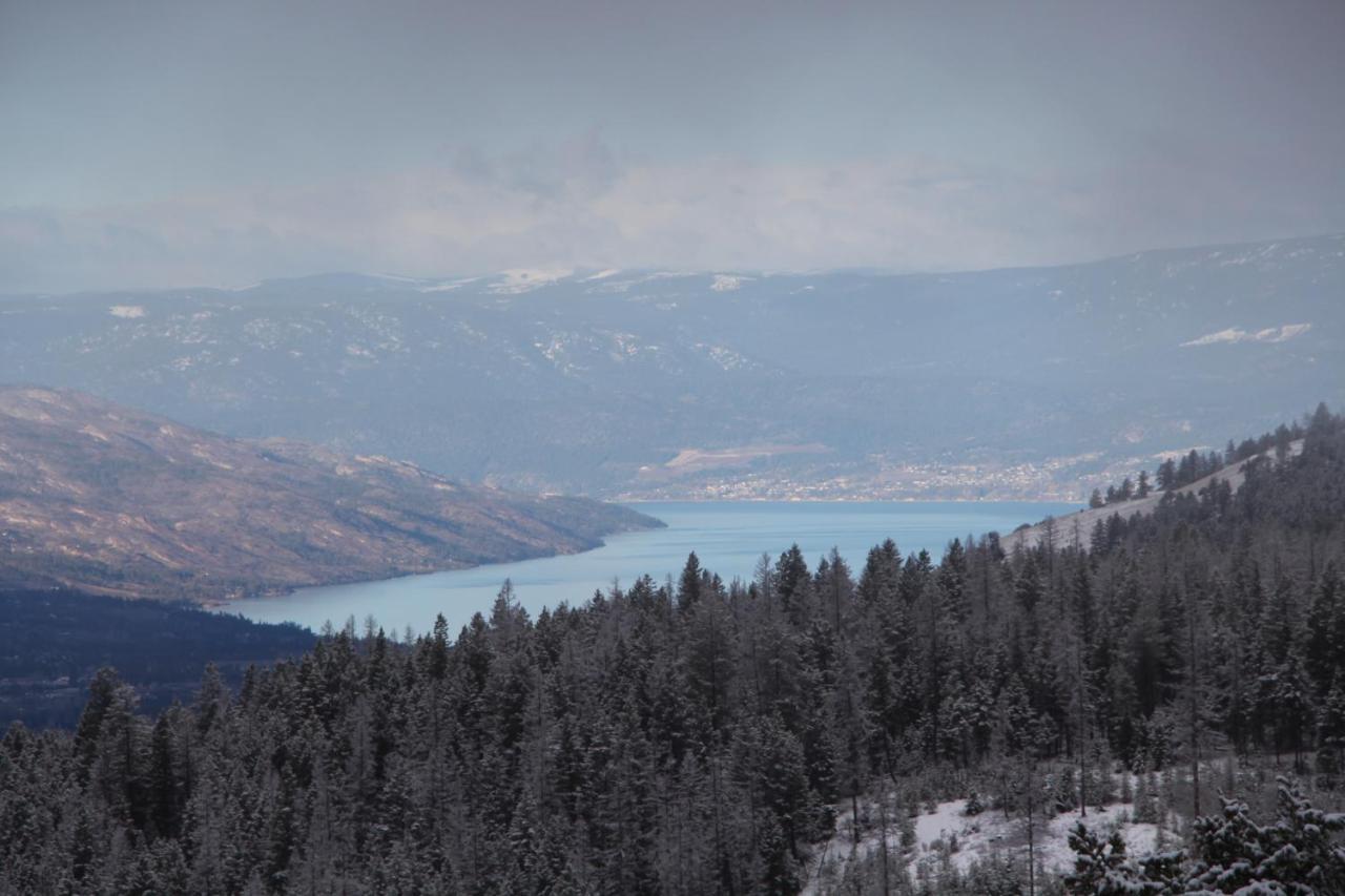 Wild Nature B&B Kelowna Exterior photo