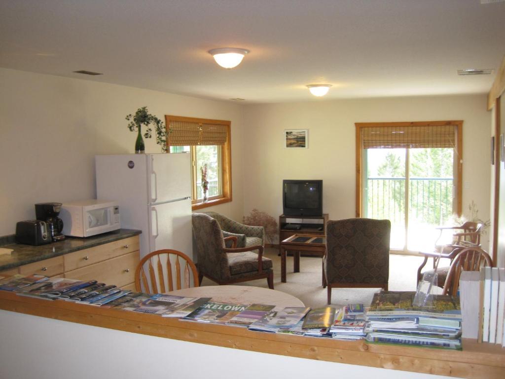 Wild Nature B&B Kelowna Room photo